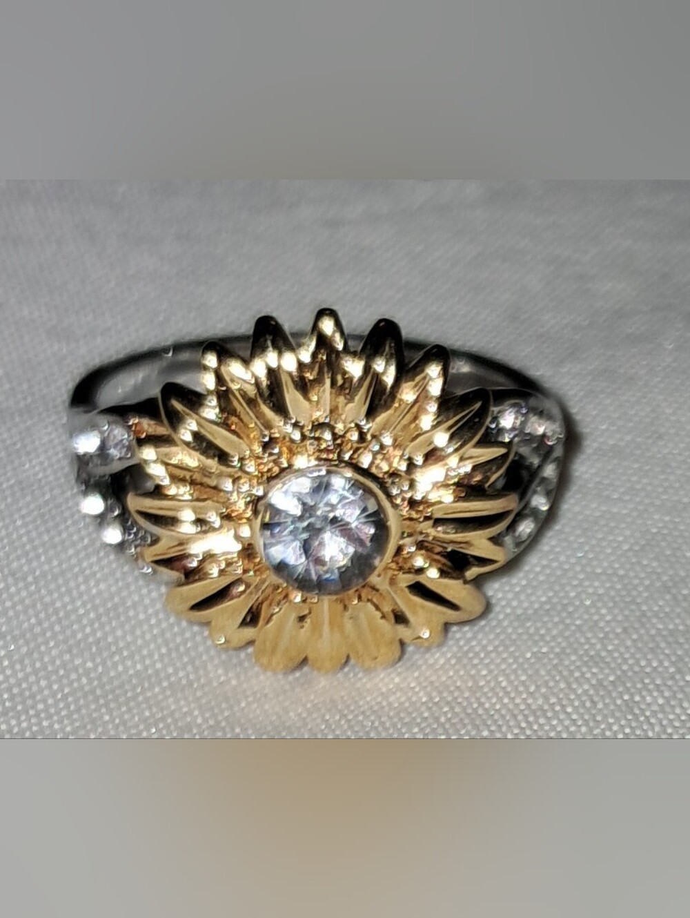 RING FLOWER and Glimmery Stones